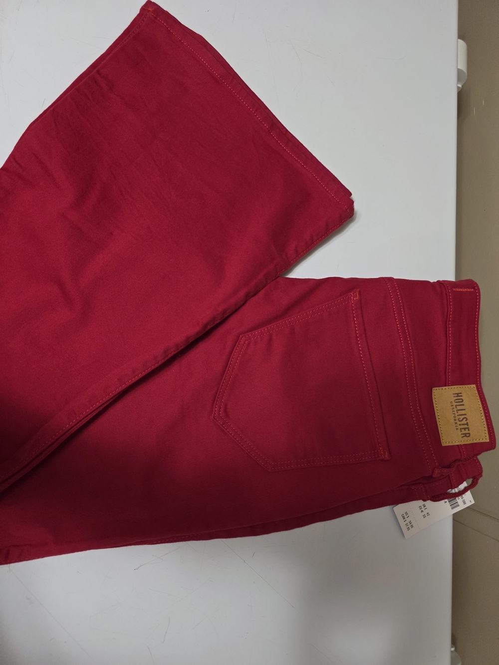 Hollister Women’s Bright Red Straight-Leg Jeans